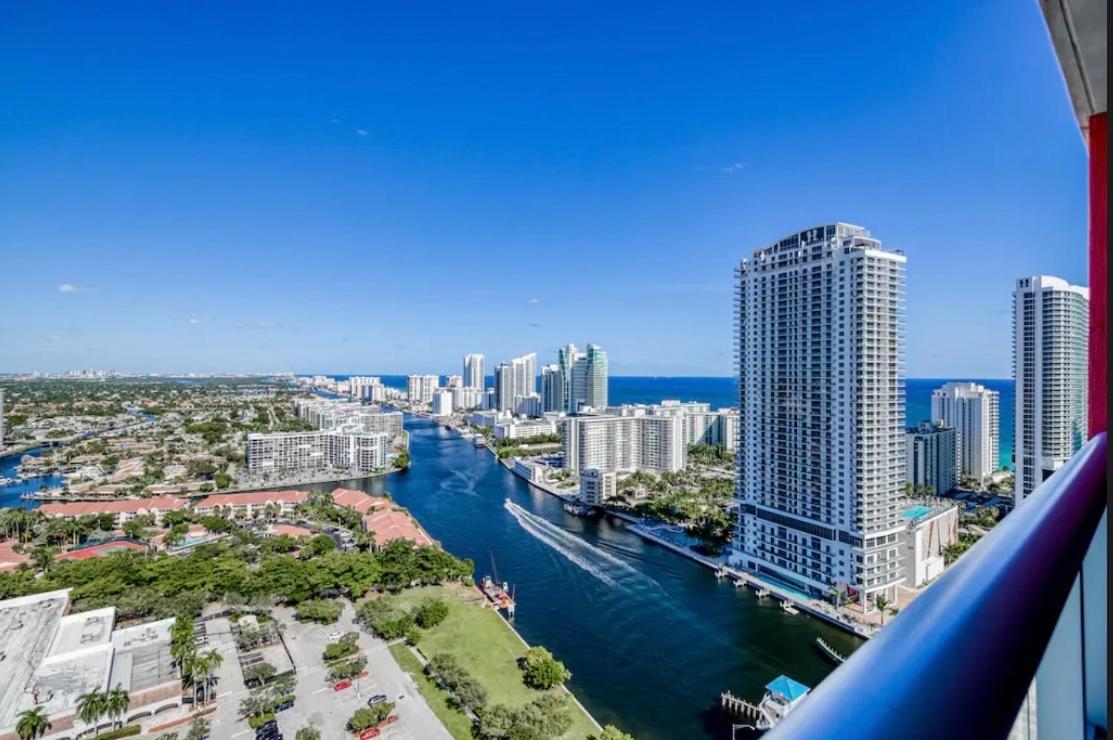 Stunning Penthouse Suite Waterfront 2Bd 2Ba Халландейл-Бич Экстерьер фото